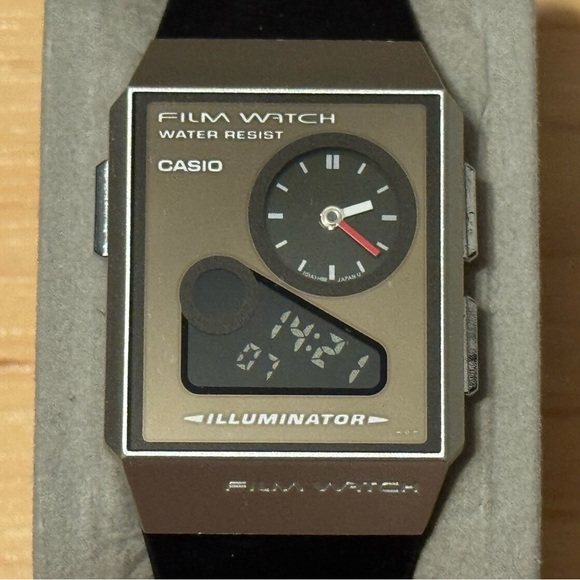 Casio FS-03 Dual Time Pela Film Watch Data Bank Digital Watch 2323 Slim FS03 - Picture 1 of 14